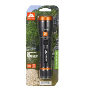 Imagen deel foco recagable de 200 lumenes de ozark trail